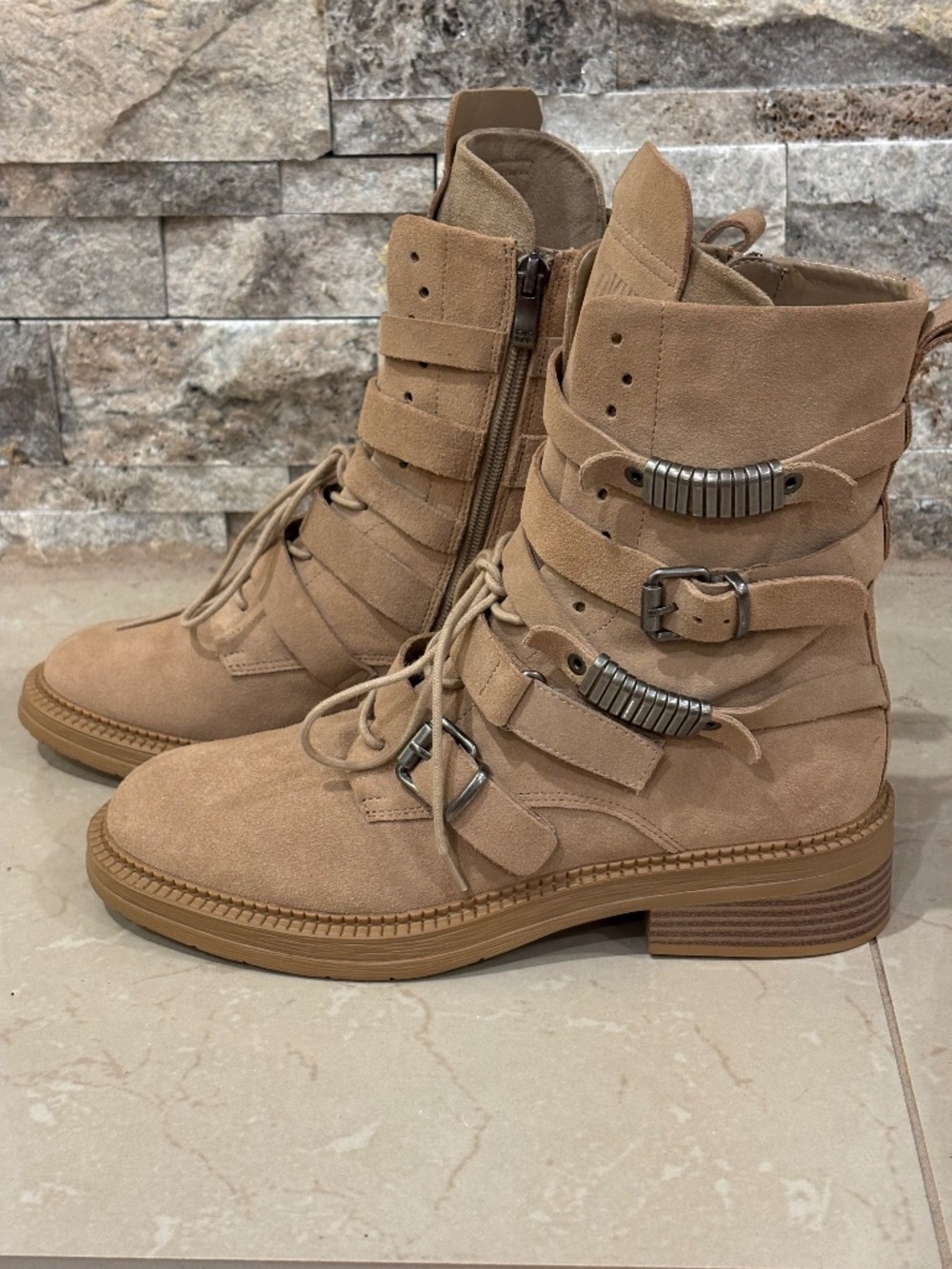 DKNY Ita Suede Combat Boots Beige Size 10 Strappy Buckle Moto